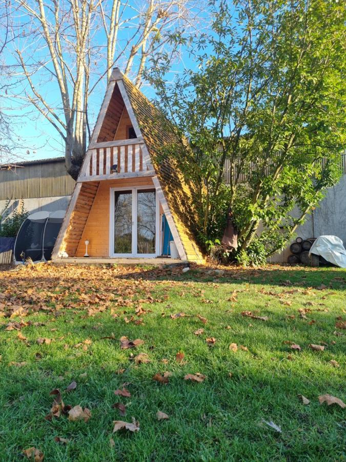 Le Chalet Tipi Avec Jacuzzi Et Jardin Troyes Exterior photo