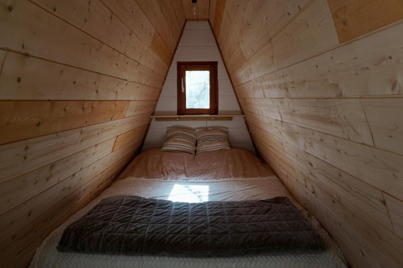 Le Chalet Tipi Avec Jacuzzi Et Jardin Troyes Exterior photo