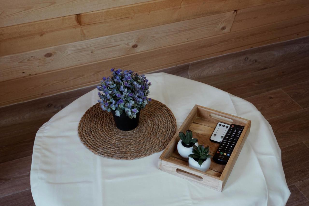 Le Chalet Tipi Avec Jacuzzi Et Jardin Troyes Exterior photo